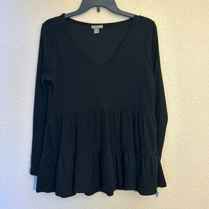 Women’s brand new black ribbed top size small.
